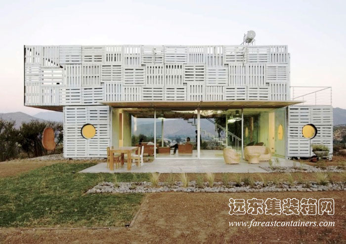 Infiniski Manifesto House 集裝箱別墅白色貨運板一面